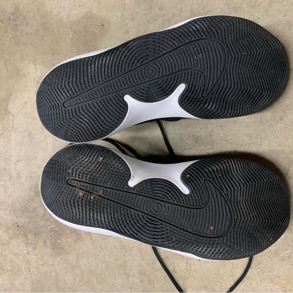 Nike shoes - Picture 2 of 2